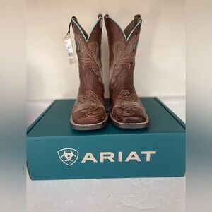 KIDS Ariat Leather Boots with Turquoise Details